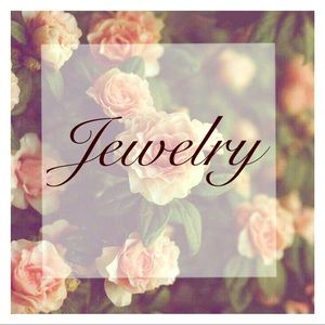 Bundle 2 or more items and I’ll make an offer!